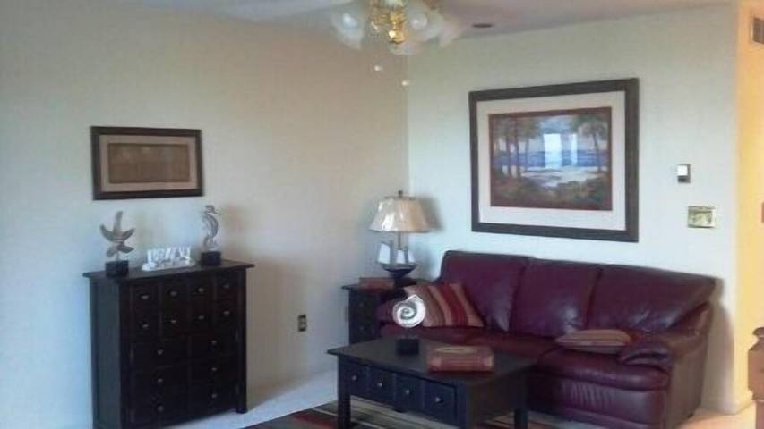 Vacation rental for 10 people, with yard and balcony in Port Clinton