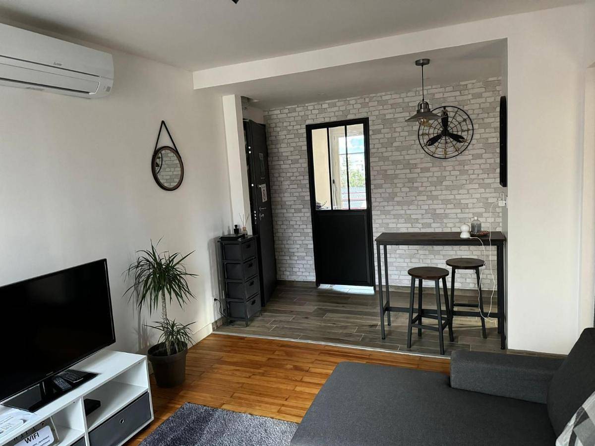 Appartement entier, Three-Bedroom Apartment in L'Isère, Isère