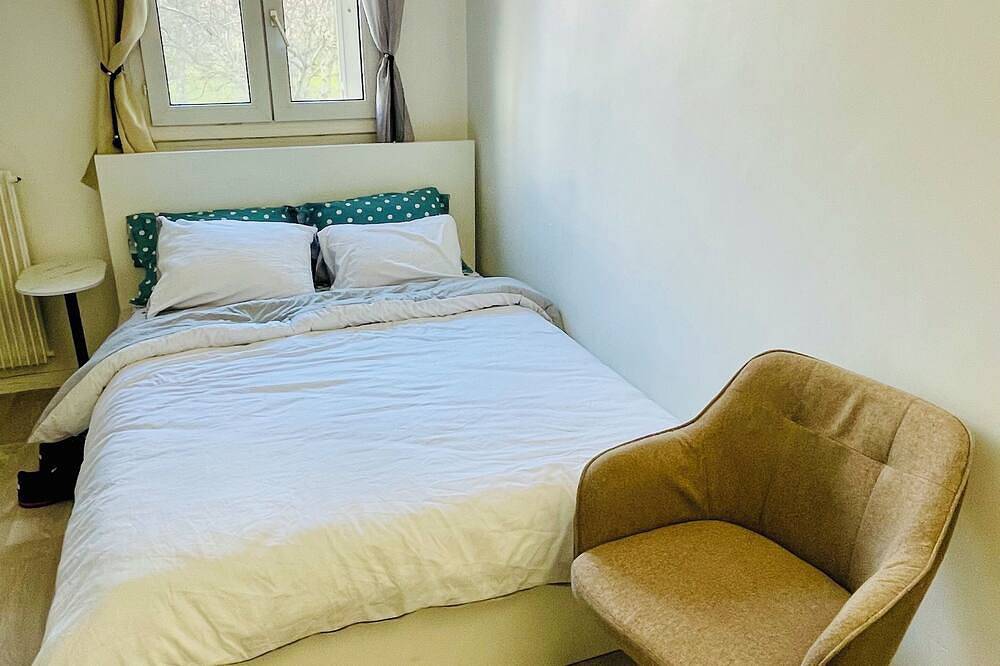 Entire apartment, Cosy, comfortable room close to Charles de Gaulle airport ✨ in Aulnay-sous-Bois, Seine-Saint-Denis