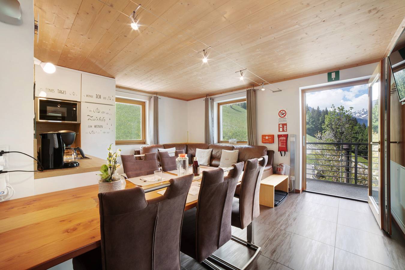 Ganze Wohnung, Ferienwohnung 'Joshof Bergblick' mit Bergblick, Balkon und Wlan in Ulfas, Moos in Passeier