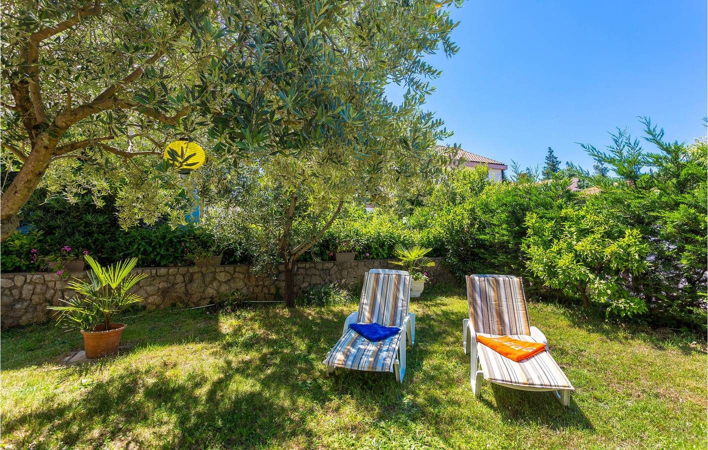 Gemütliche Ferienwohnung mit Terrasse, WLAN, Parkplatz, 600 m vom Strand entfernt in Zidarici, Krk