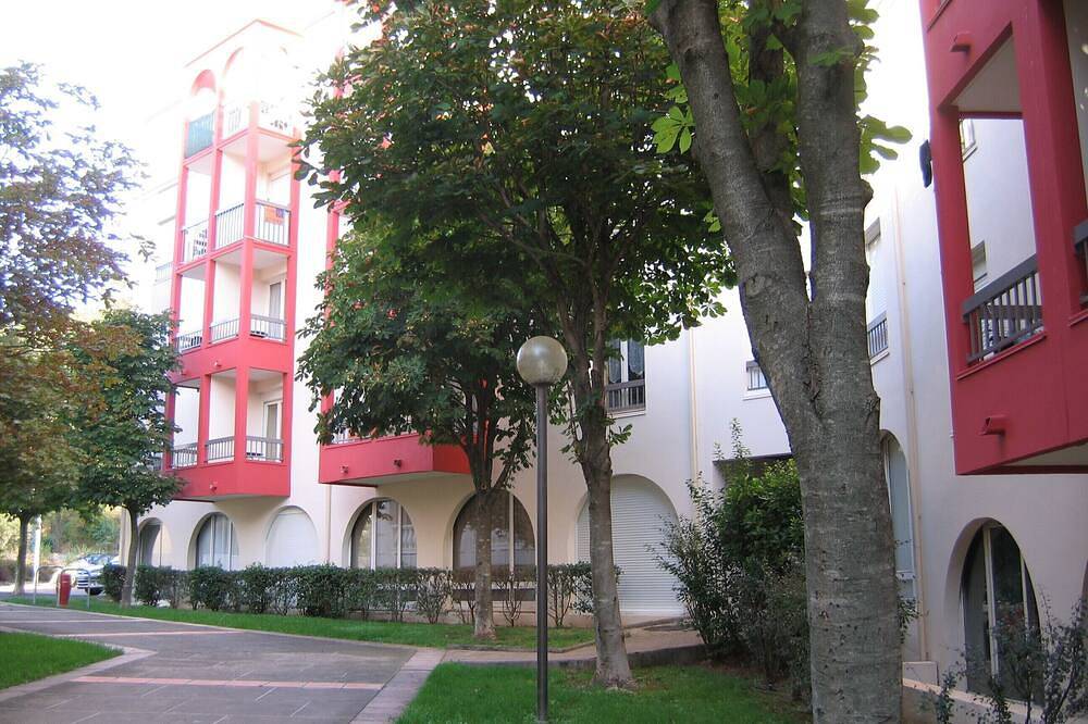 Apartamento entero, Estudio amueblado, Résidence Plein Soleil, en el corazón de un spa. in Lamalou-les-Bains, Region de Béziers