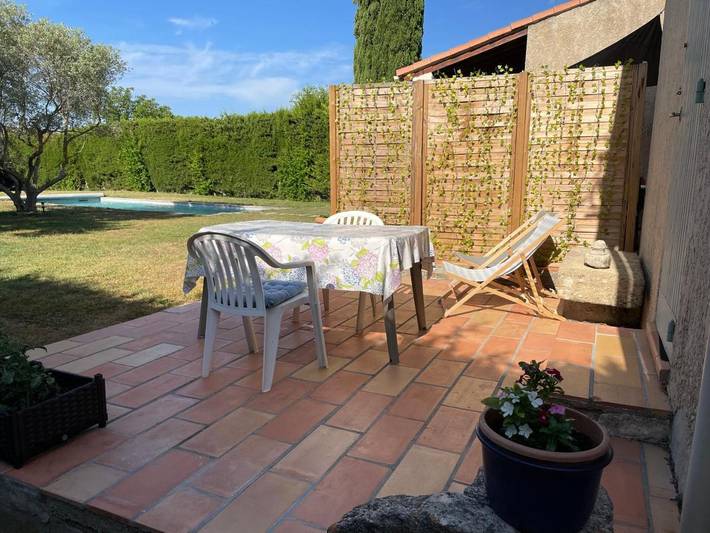 Gîte pour 2 personnes, avec vue ainsi que piscine et terrasse à La Barben - 4