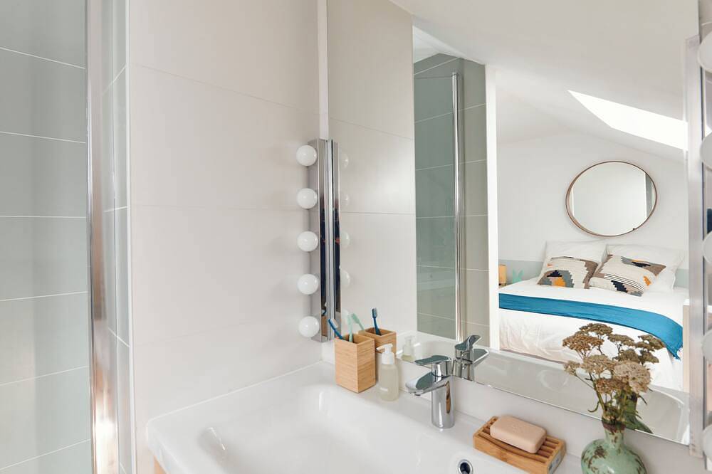 Appartement entier, Appart Univers 1 chambre · Vue jardin · 2' Lille in Ronchin, Région de Lille