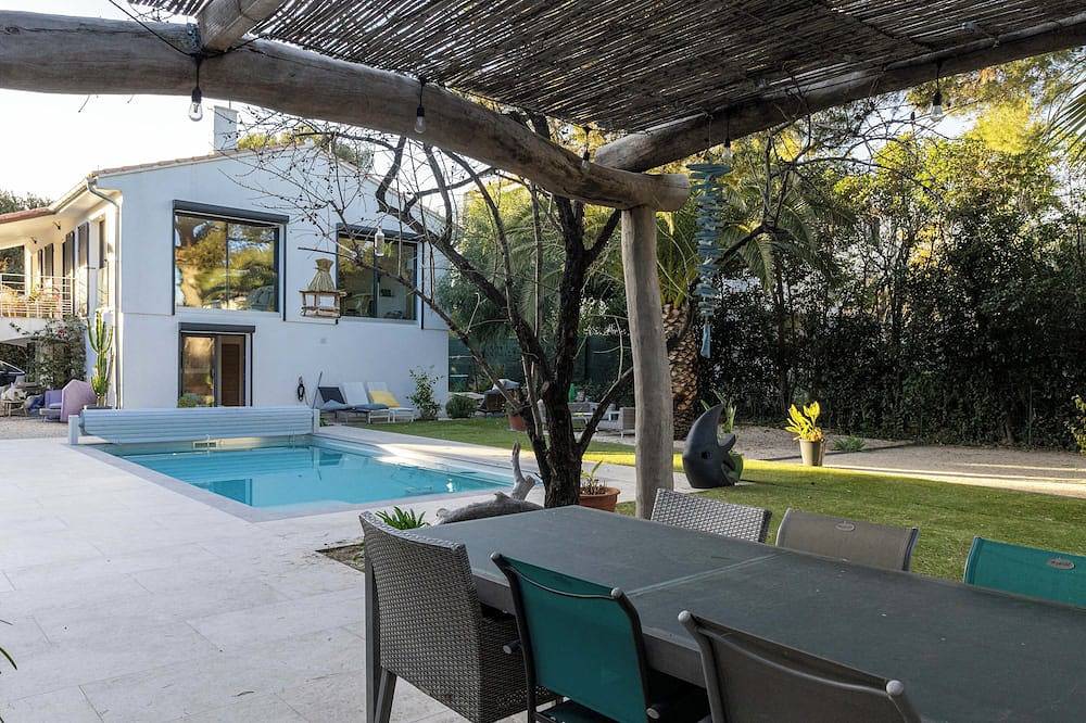 Villa Ocea, piscine, en bord de mer, plage à pied, idéale en famille, entre amis in La Ciotat, Région de Marseille