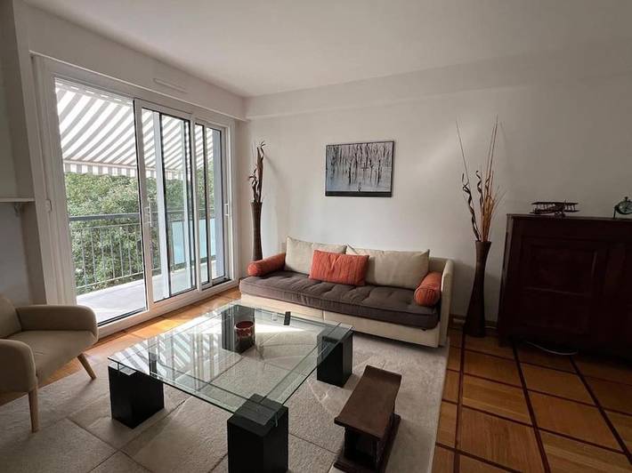Gîte pour 5 personnes, avec Balcon ainsi que Terrasse et Vue à Bourg-la-Reine