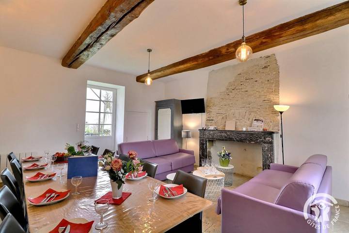 Gîte pour 7 personnes, avec jardin à Chavagne - 4