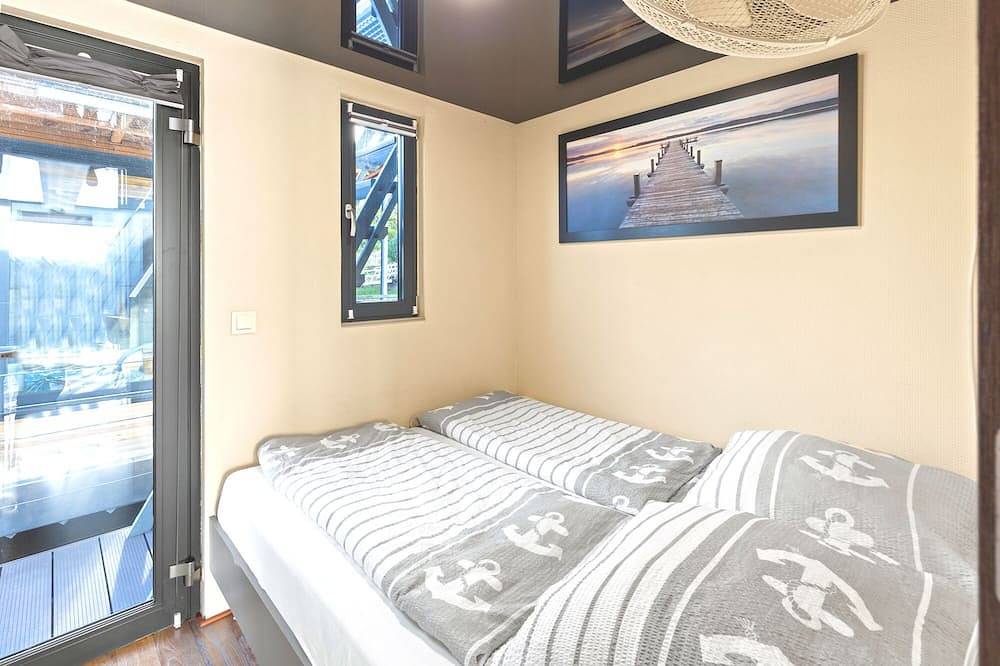 Houseboat villa. nautica in Wiesbaden, Rheingau