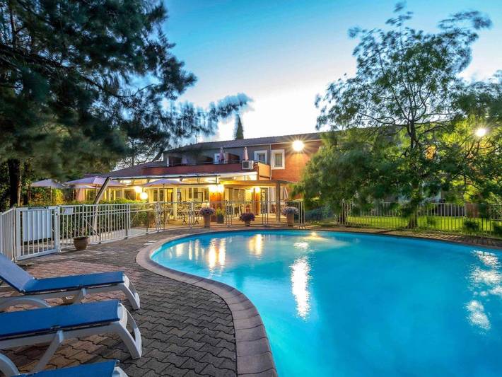 Hôtel pour 2 personnes, avec Terrasse ainsi que Jardin et Piscine