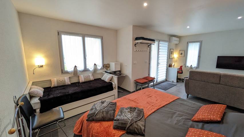 Chambre d’hôte pour 3 personnes, avec jardin et jacuzzi en Haute-Savoie - 3