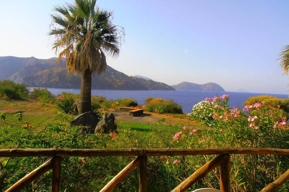 Appartement entier, Appartement panoramique avec grand patio à Vulcano in Vulcano