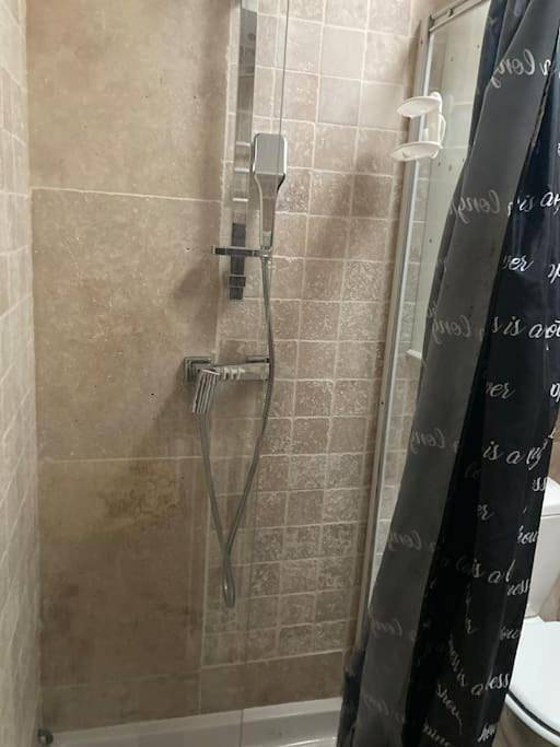 Gîte pour 2 personnes, avec terrasse à Romainville - 3