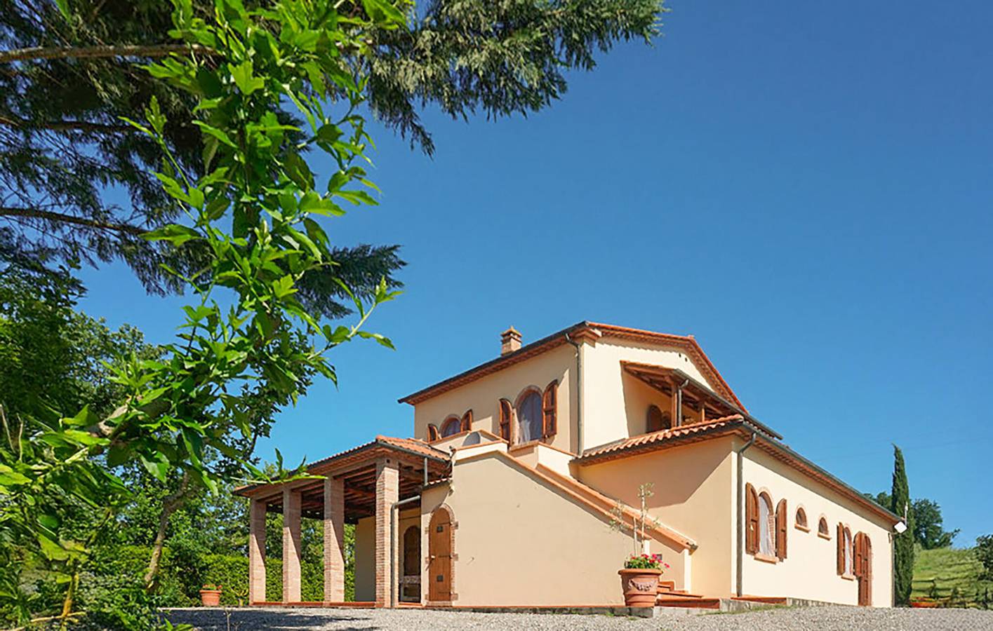 Appartement de vacances entier, Charmant appartement de 2 chambres avec piscine, terrasse et parking, à proximité des restaurants et de la rivière in Montecatini Val di Cecina, Côte des Étrusques