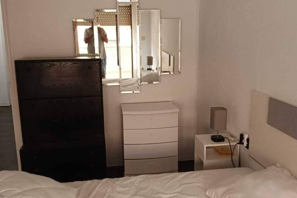 Entire apartment, Appartement Spacieux , 600m de la Plage Situation Centre Villa à Coté Tramway in Playa Carrer La Mar, el Campello