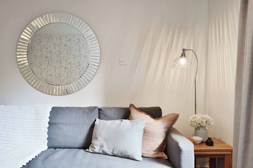 Large 2-Br  • City Home  • Free Parking  • Sleeps 6 in Hereford, Herefordshire