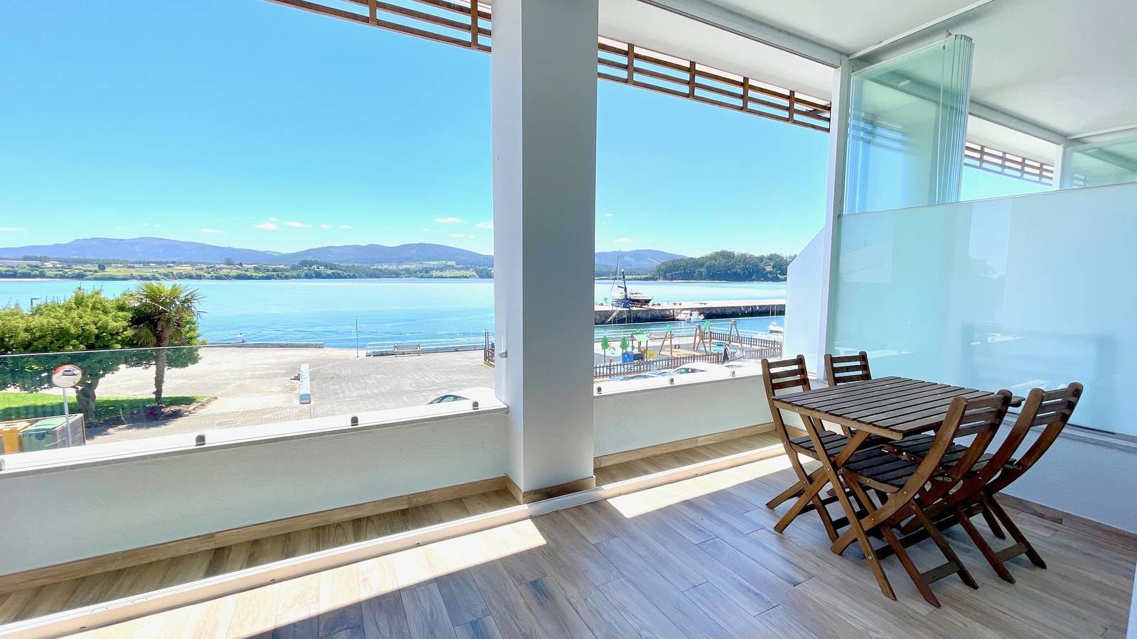 Apartamento entero, Apartamento de vacaciones para 4 personas con balcón/terraza in Foz, Costa de Galicia