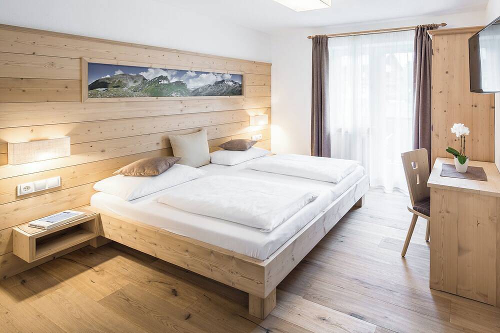 Ganze Wohnung, Residence Lärchwiese Appartement Nr 1 mit Blick auf die Berge in San Giacomo, Ahrntal