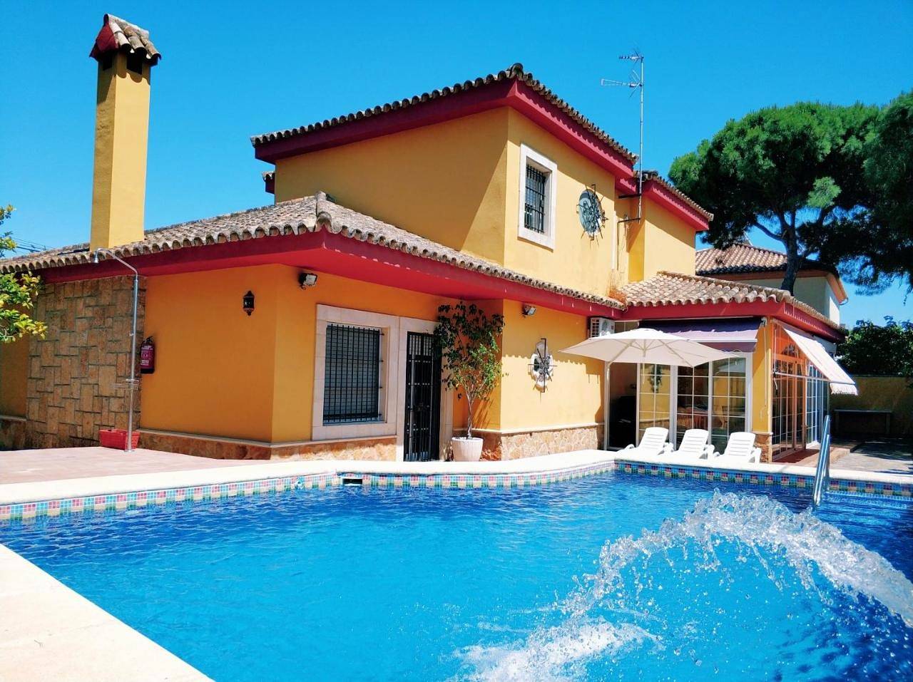 Six-Bedroom House in Valdelagrana, El Puerto de Santa María