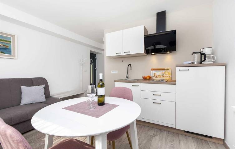 Appartement de vacances entier, Appartement confortable avec terrasse, près de la plage et parking gratuit in Rovinj (Istria), Rovinj