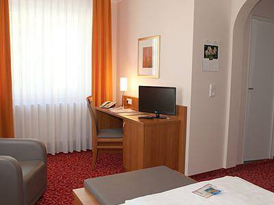 Hotel Alexa - Standard-Einzelzimmer mit kostenfreiem Wlan und Parkplatz in Bad Mergentheim, Hohenlohe