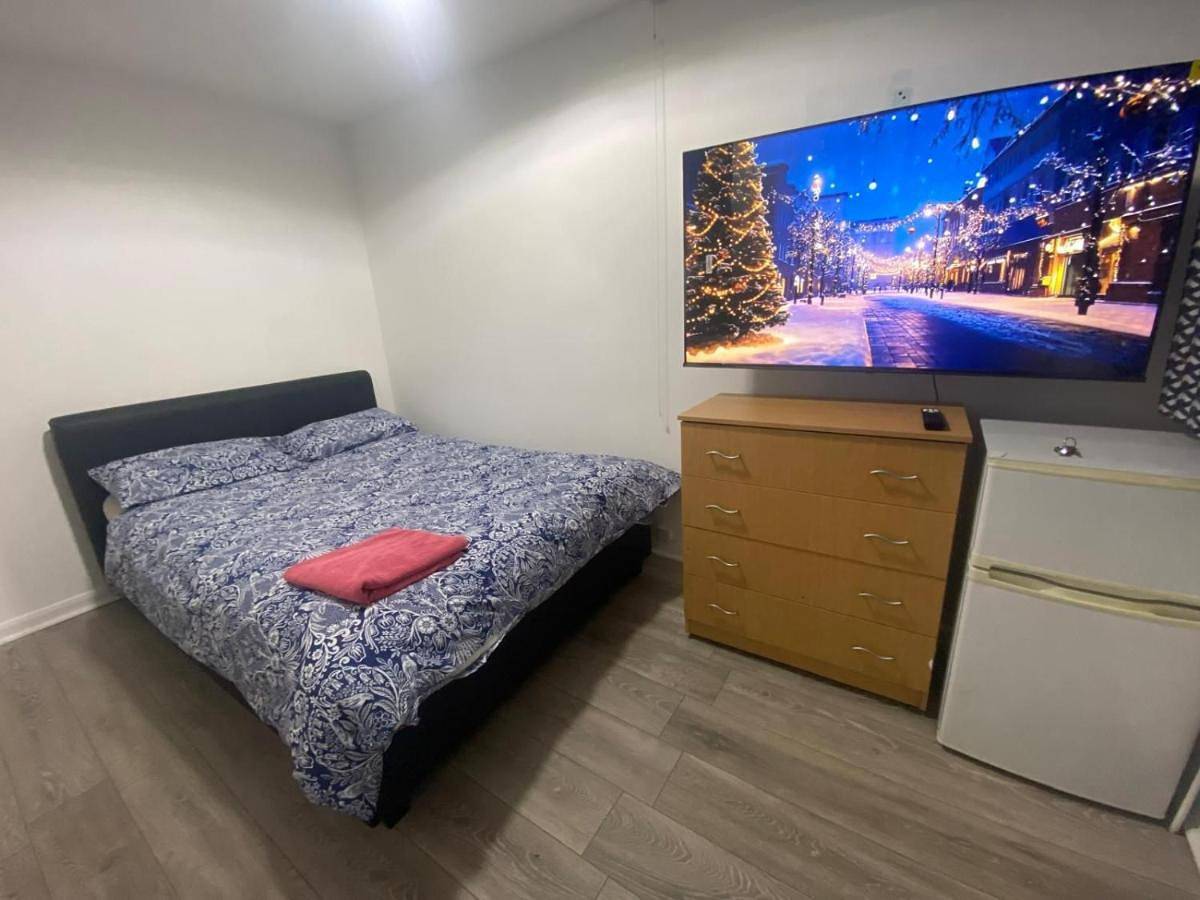 Double Room with Private Bathroom in Hillingdon, London