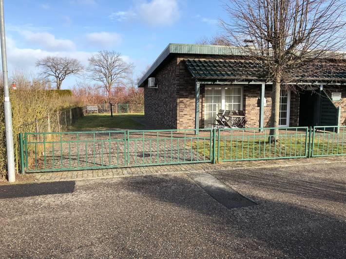 Bungalow für 2 Personen, mit Terrasse und Garten in Boltenhagen - 2