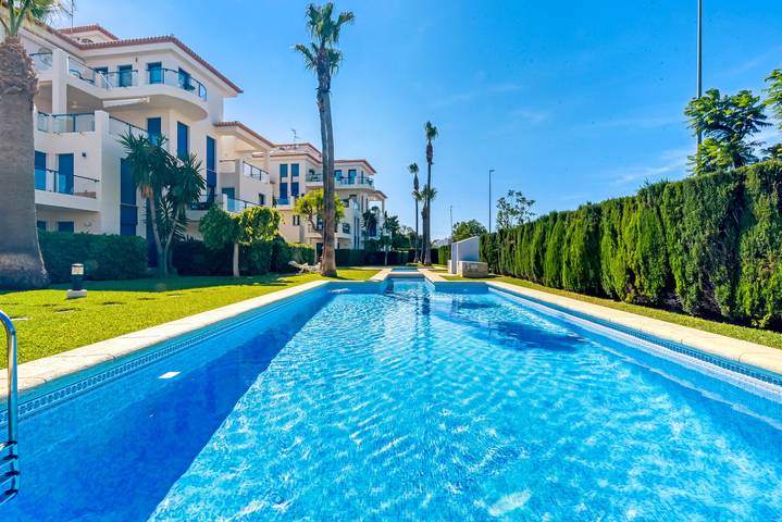 Entire apartment, Apartment 'Atico 9' with Sea View, Wi-Fi and Air Conditioning in Dénia, Costa Blanca