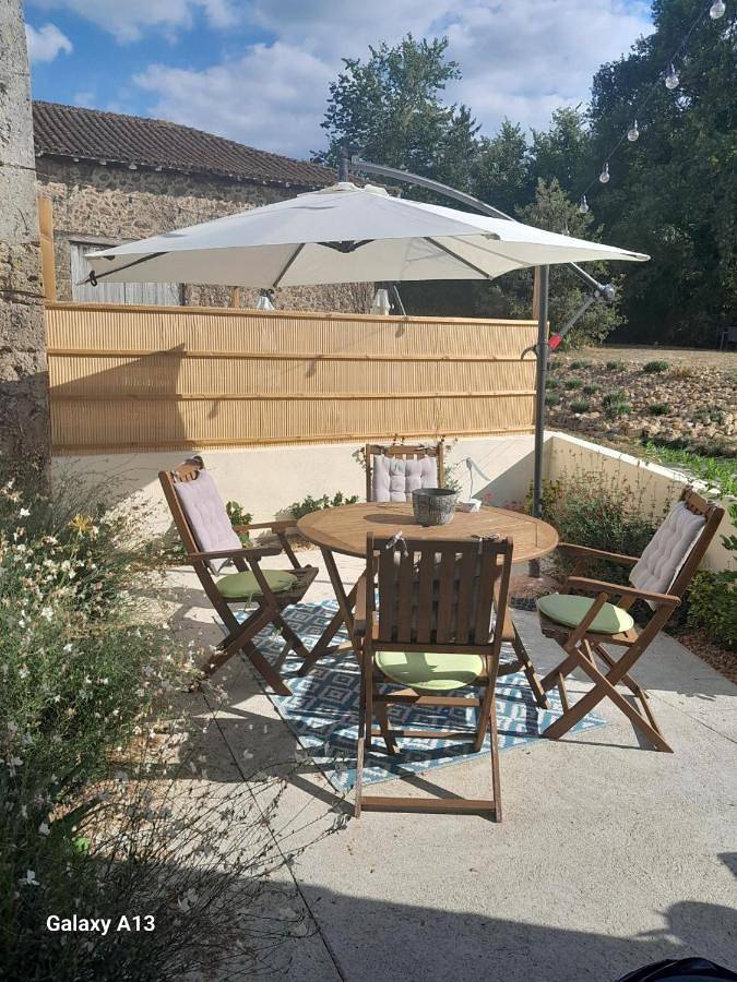 Location de vacances pour 2 personnes, avec jardin ainsi que jacuzzi et terrasse dans Lac de Lavaud - 4
