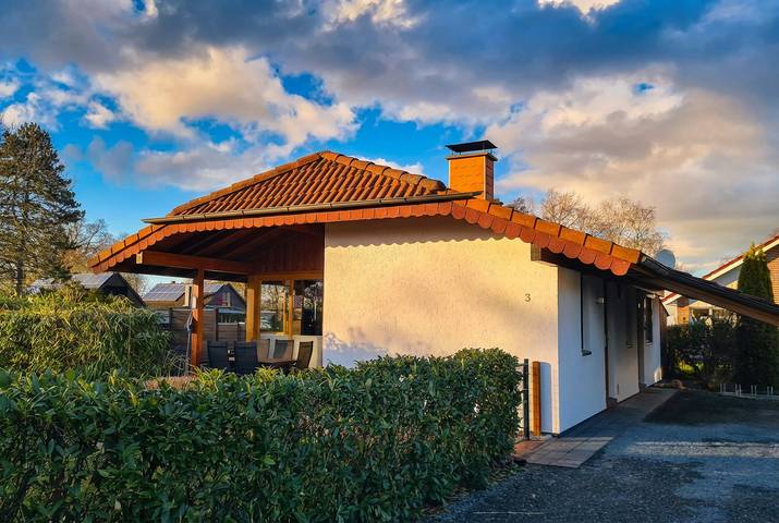 Ferienhaus für 4 Personen, mit Garten in Jade