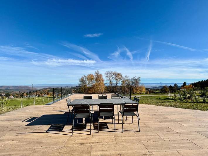 Villa pour 8 personnes, avec vue ainsi que jardin et sauna