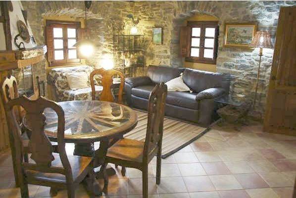 Apartamento de vacaciones para 5 personas, con piscina además de jacuzzi y jardín, Se admiten mascotas en Álava - 4