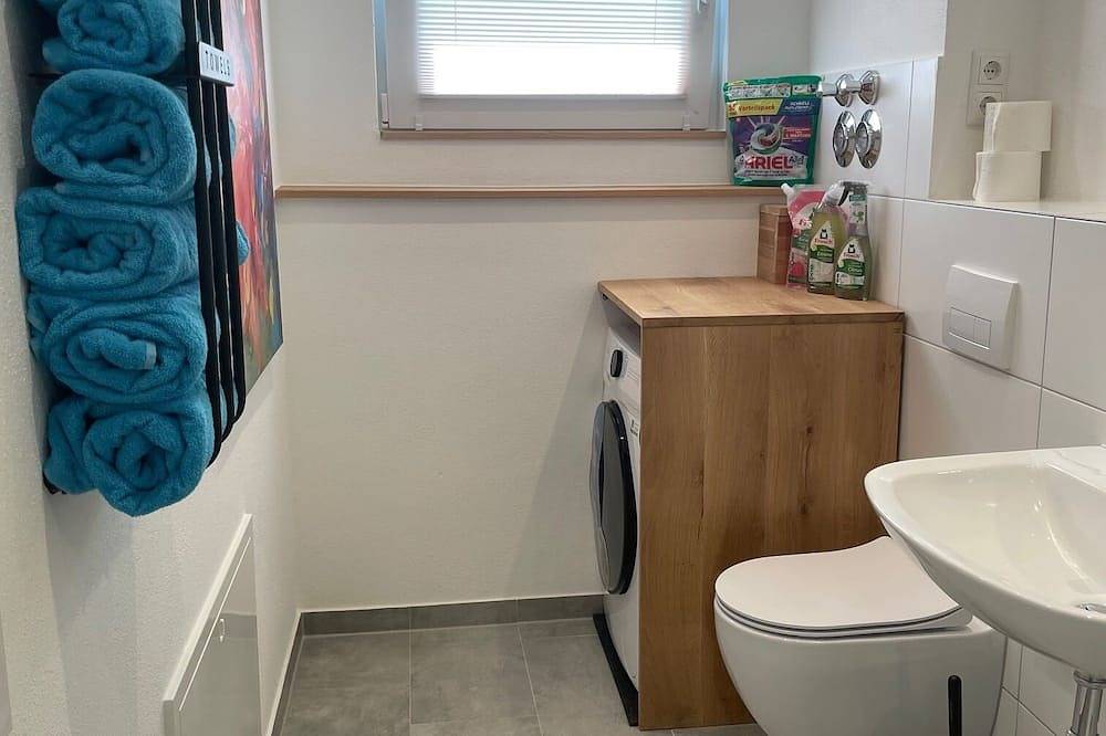 Ganze Wohnung, 1,5-Zimmer, Top ausgestattet, 4 Pers., Souterrain, Parkplatz, Self Check-In in Flintsbach am Inn, Bayerische Alpen