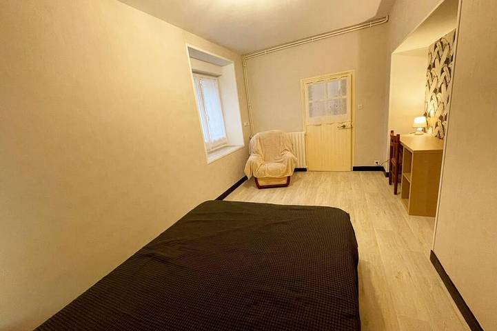 Gîte pour 4 personnes, avec Terrasse et Jardin à Razines - 3
