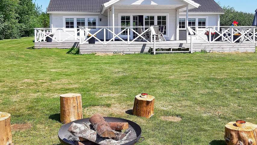 Ferienhaus für 8 Personen, mit Terrasse und Whirlpool in Knud Strand - 2
