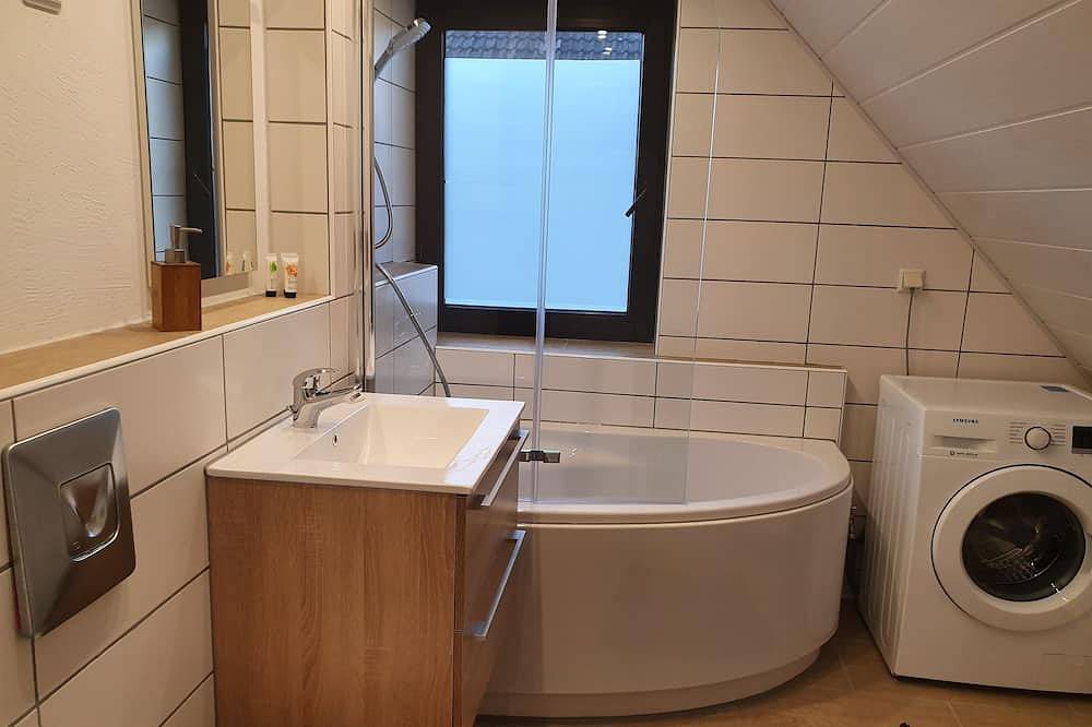 Ganze Wohnung, Gemütliche ruhige Ferienwohnung in Homburg-Kirrberg mit kleinem Balkon in Homburg, Saarpfalz-Kreis