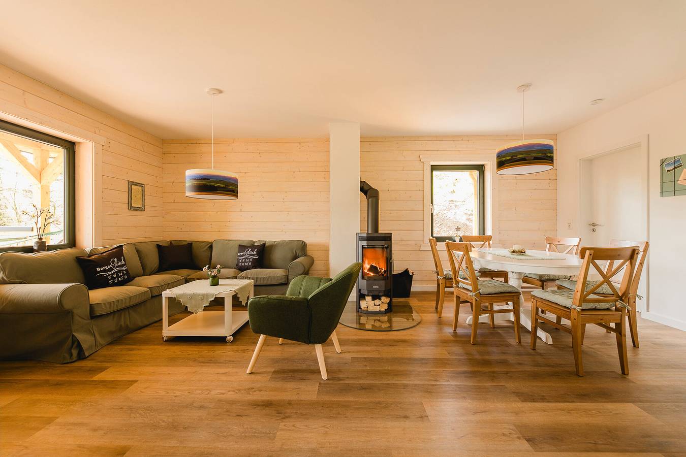 Ferienhaus 'Blockhaus 2' mit Terrasse, Kamin und Wlan in Eslohe, Hochsauerlandkreis