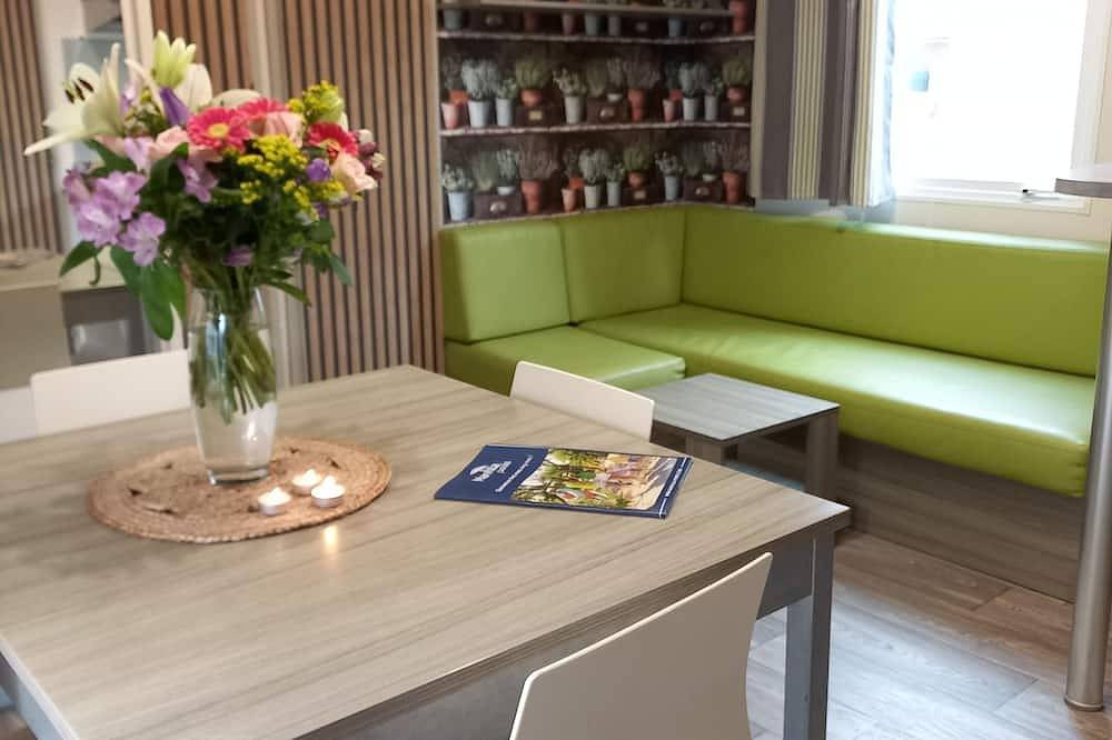 Mobile Home 6 personnes ,3 chambres 32m2 avec terrasse 14m2 semi couverte in Plages des Cabanes de Fleury, Vendres