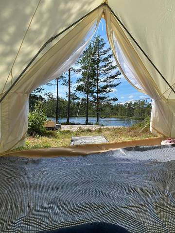 Camping für 4 Personen, mit Terrasse und Ausblick sowie Seeblick in Süd-Norwegen