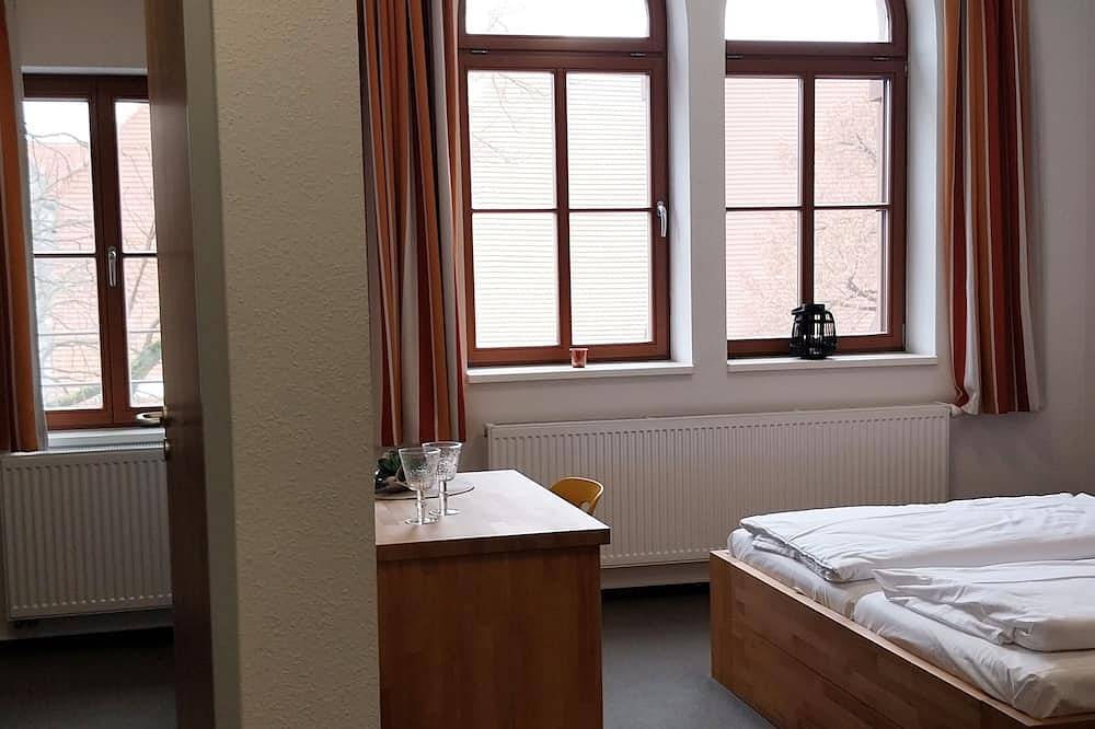 Ganze Wohnung, Gemütliches Studio in historischem Ambiente in Thüringer Kernland