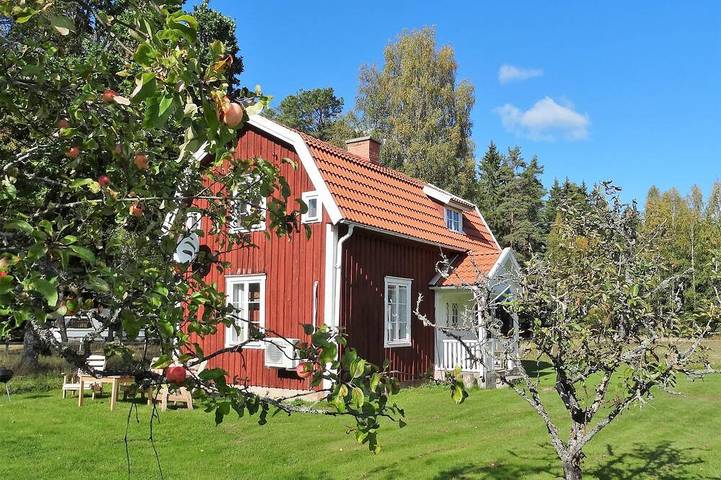 Cottage for 5 people, with garden in Sweden