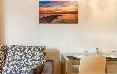 Holiday Apartment for 2 People in Torrevieja Centre, Torrevieja, Photo 4