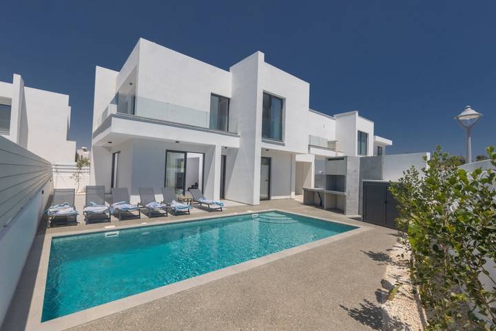 Gîte pour 8 personnes, avec Balcon/Terrasse et Jardin à Chypre
