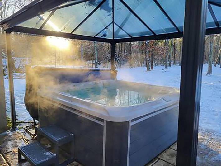 Location de vacances pour 13 personnes, avec jacuzzi ainsi que jardin et piscine à Gouvieux