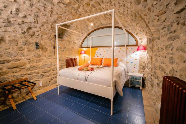 Casa rural para 2 personas, con jardín además de piscina y jacuzzi en Cataluña - 3