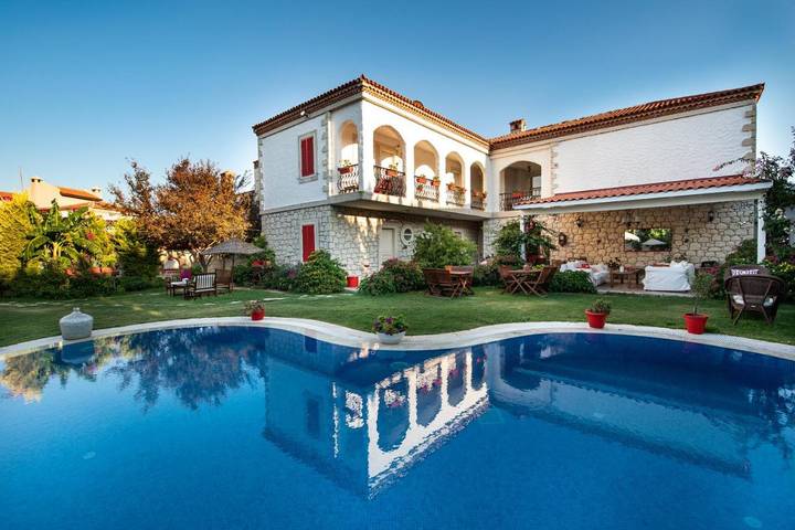 Apartamento de vacaciones para 3 personas, con jardín además de piscina y vistas - 1