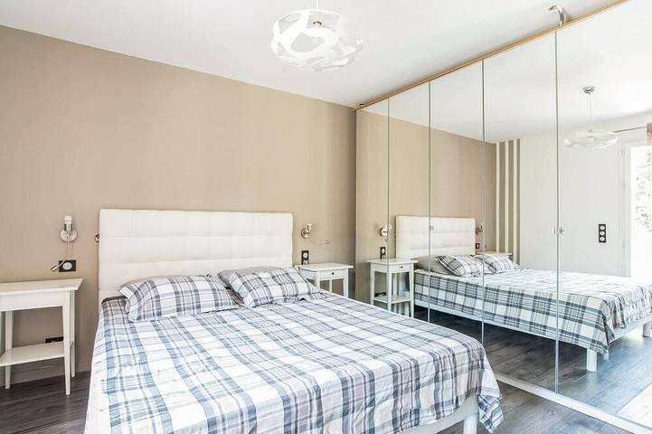 Ganze Wohnung, Apartment in villa with pool in Callas, Draguignan Region