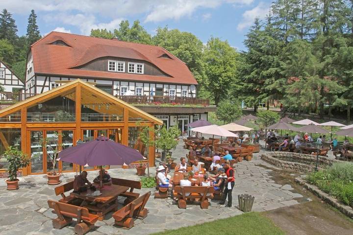 Hotel für 3 Personen, mit Terrasse und Garten sowie Pool und Sauna