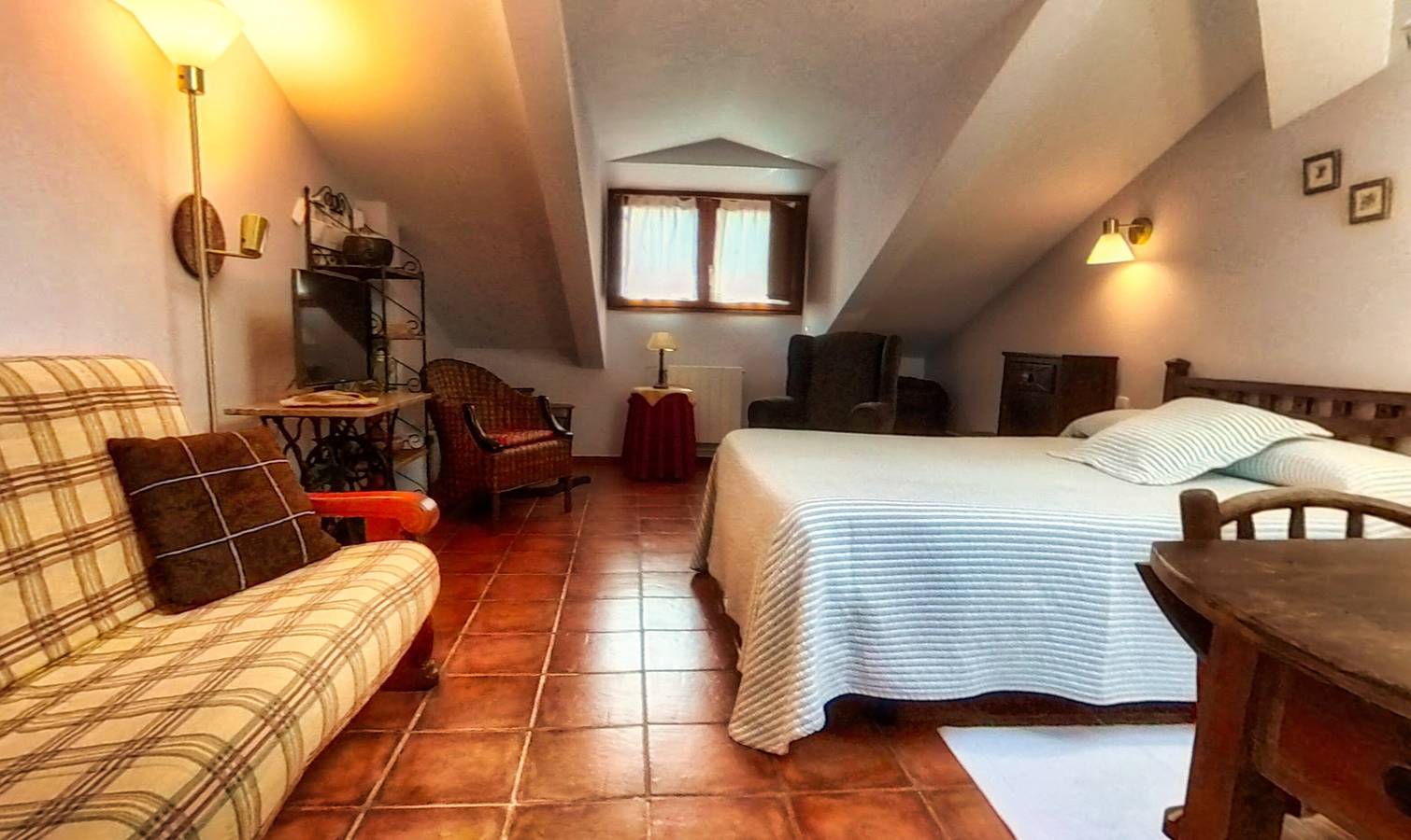 Apartment 'Estudio' mit Bergblick in Las Arenas (Cabrales), Cabrales