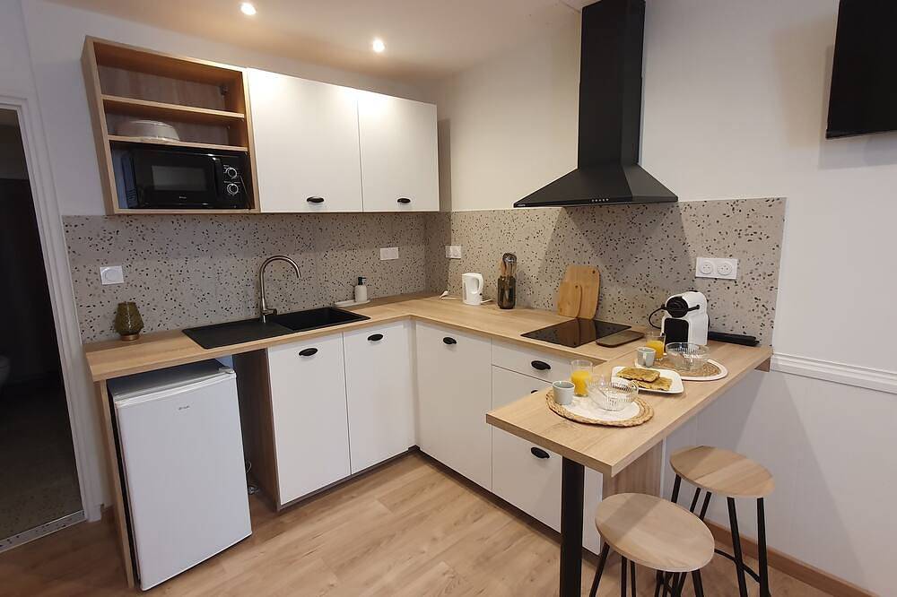 Entire apartment, Charming studio in Lisle / Tarn - Modern comfort in the heart of the medieval town in Lisle-sur-Tarn, Albi region