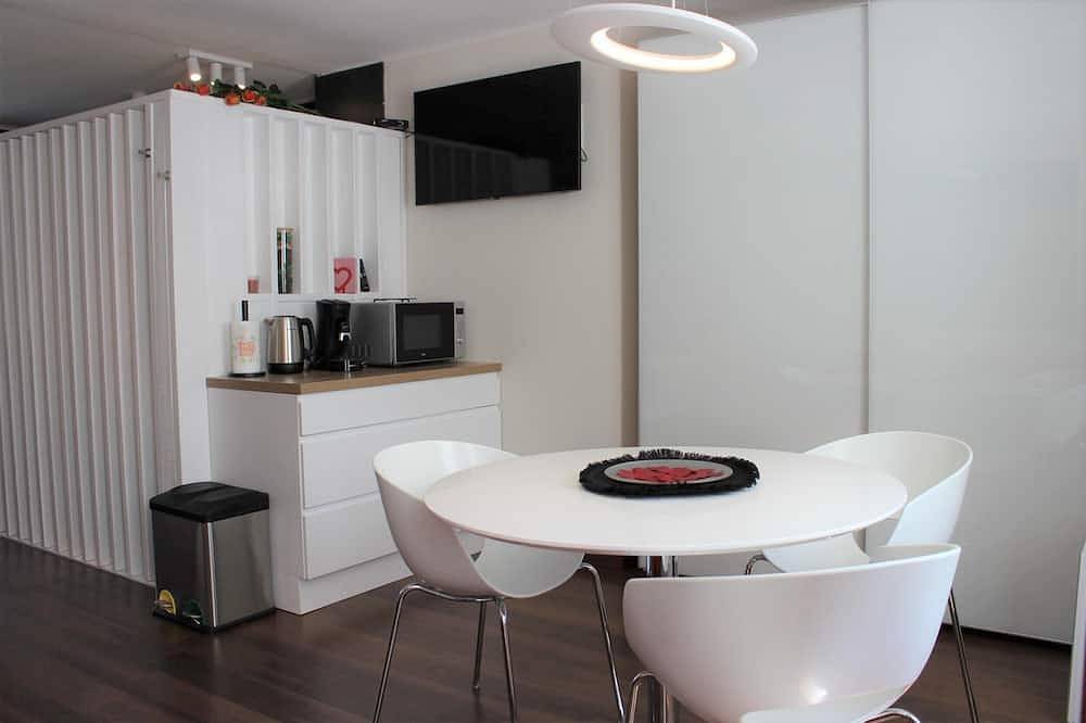 Upmarket B&B on the Champagne tourist route in Landreville, Aube